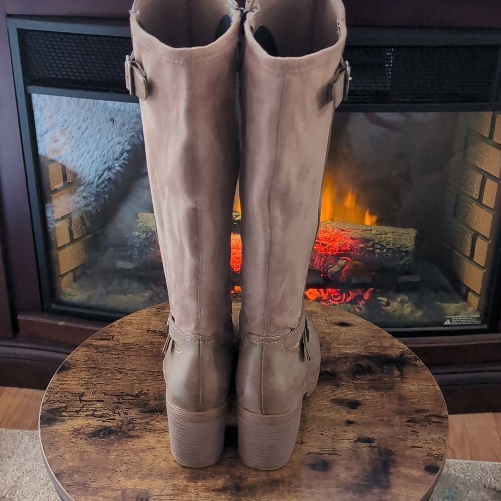 Dr. Scholl's Tan Heeled Boots - Picture 4 of 7